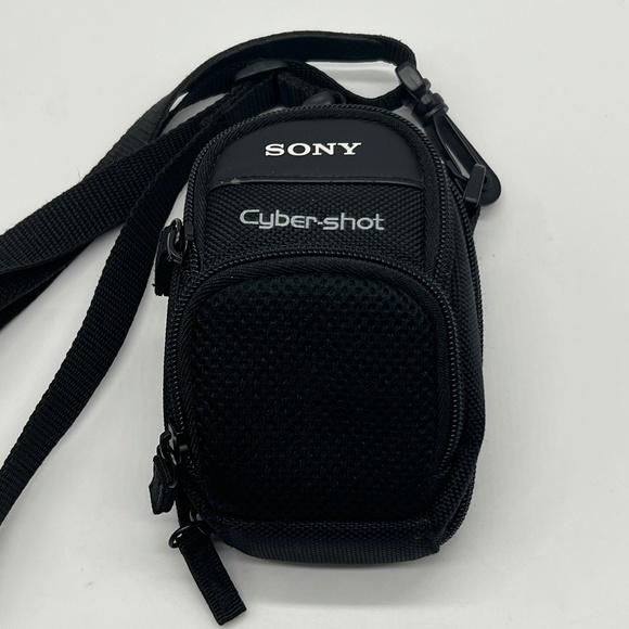 Sony Cameras, Photo & Video Sony Cybershot Black Carrying Camera